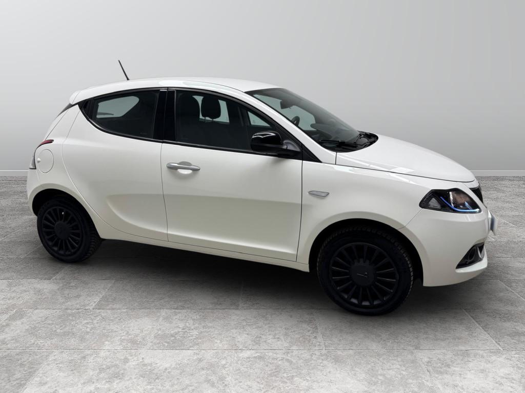 LANCIA Ypsilon III 2021 - Ypsilon 1.0 firefly hybrid Silver s&s 70c