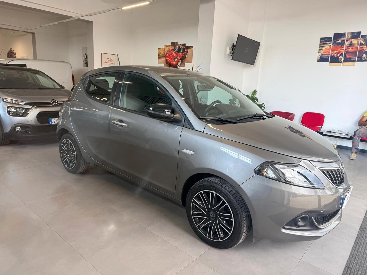 Lancia Ypsilon 1.0 FireFly 5 porte S&S Hybrid Ecochic Gold