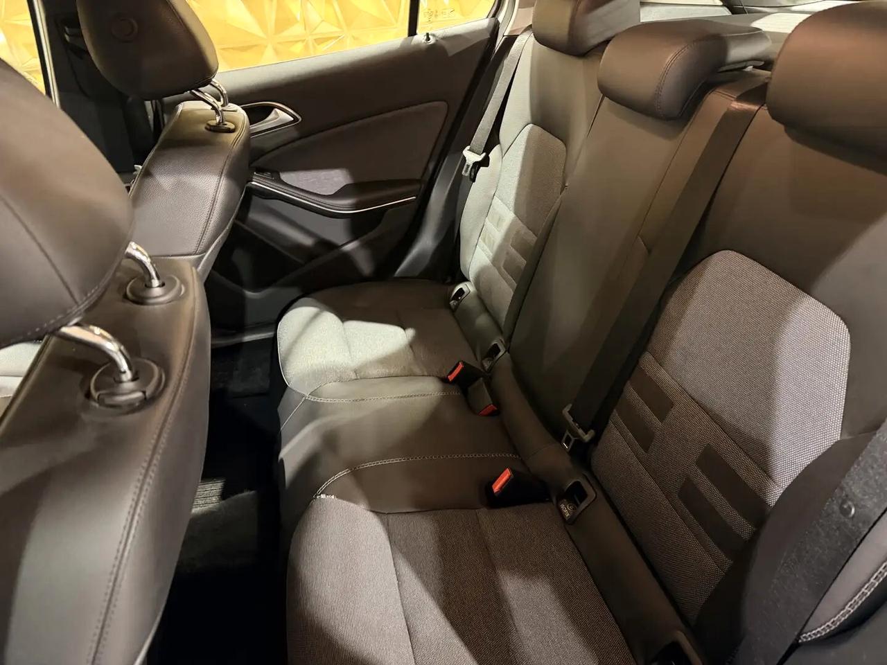 Mercedes-benz GLA 180 d Automatic Premium