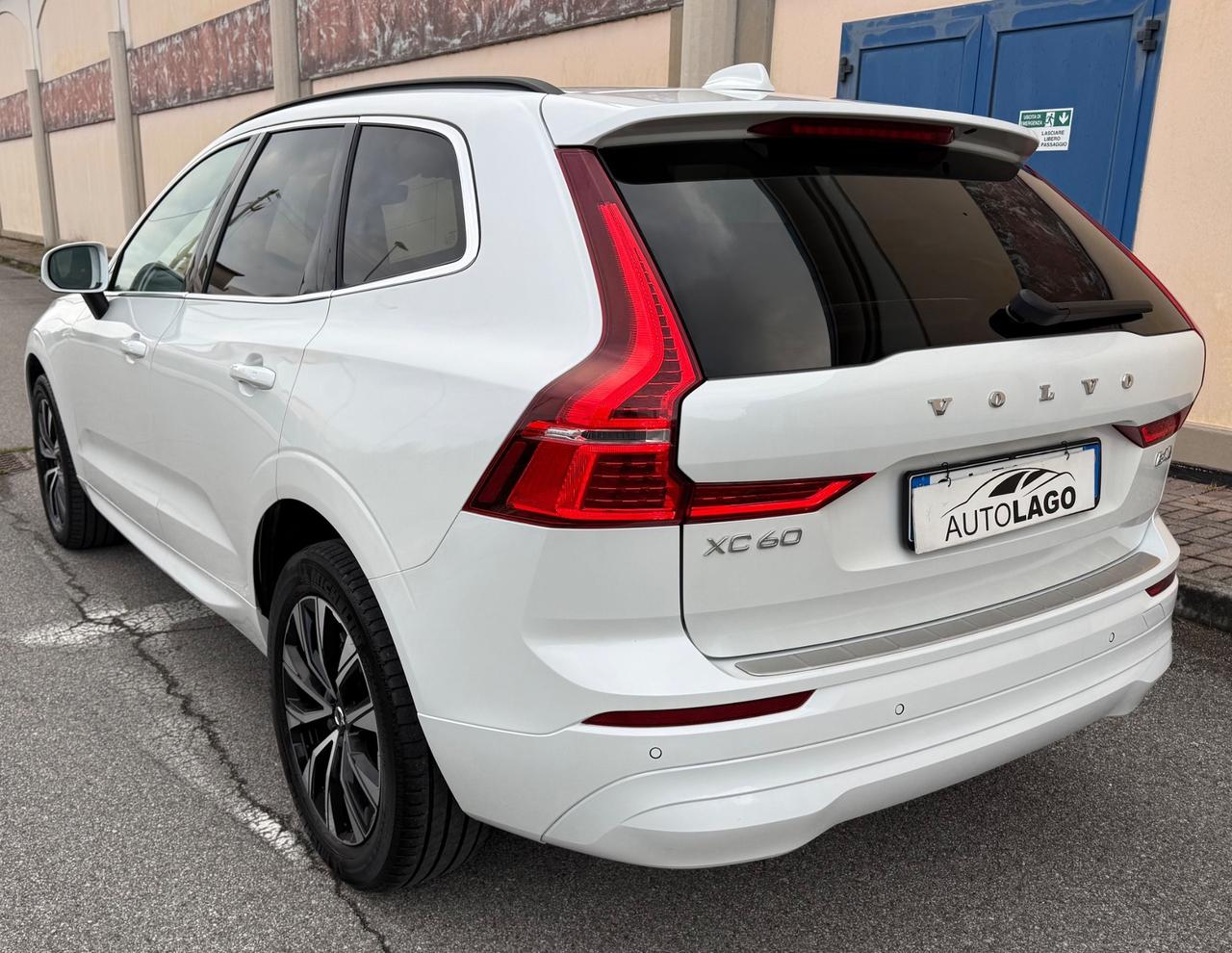 Volvo XC 60 B4 AWD (d) automatico Essential 2022