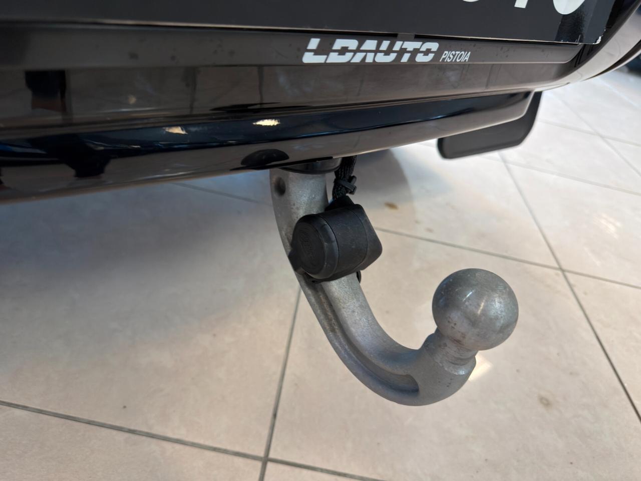 Land Rover Defender 110 3.0D I6 250 CV AWD Auto X-Dynamic HSE GANCIO TRAINO TETTO APRIBILE