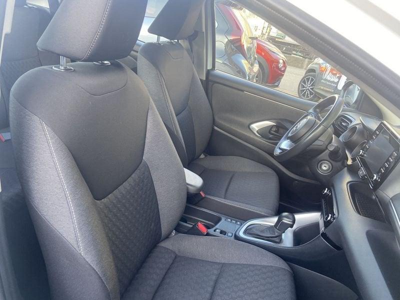 Toyota Yaris Hybrid Trend MY21