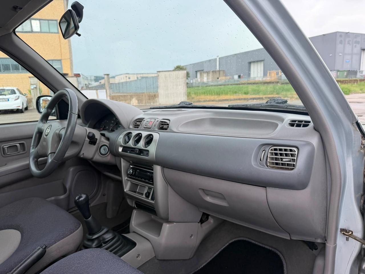 Nissan Micra 16V Luxury 100.000 KM
