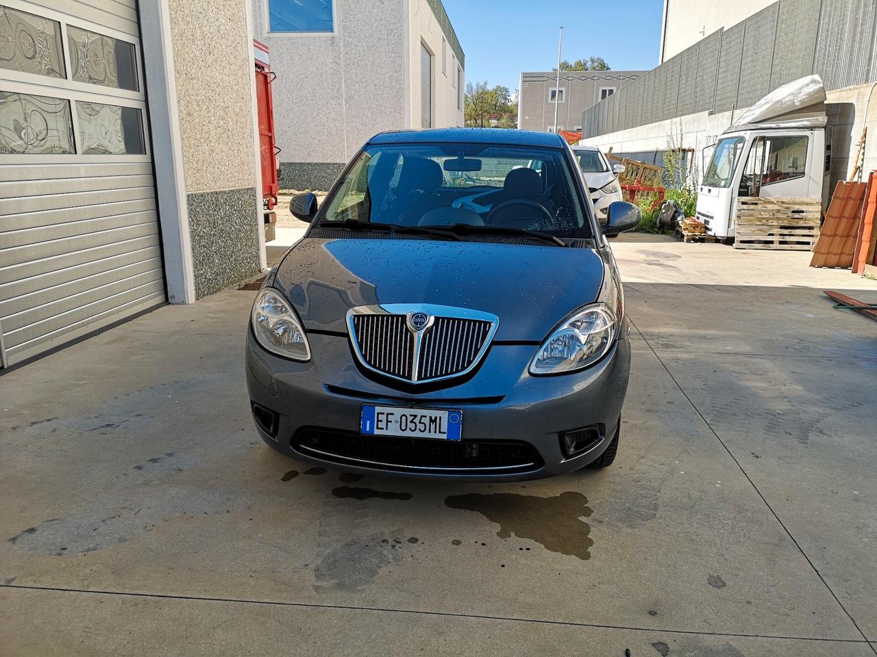 Lancia Ypsilon 1.3 MJT 75 CV Diva