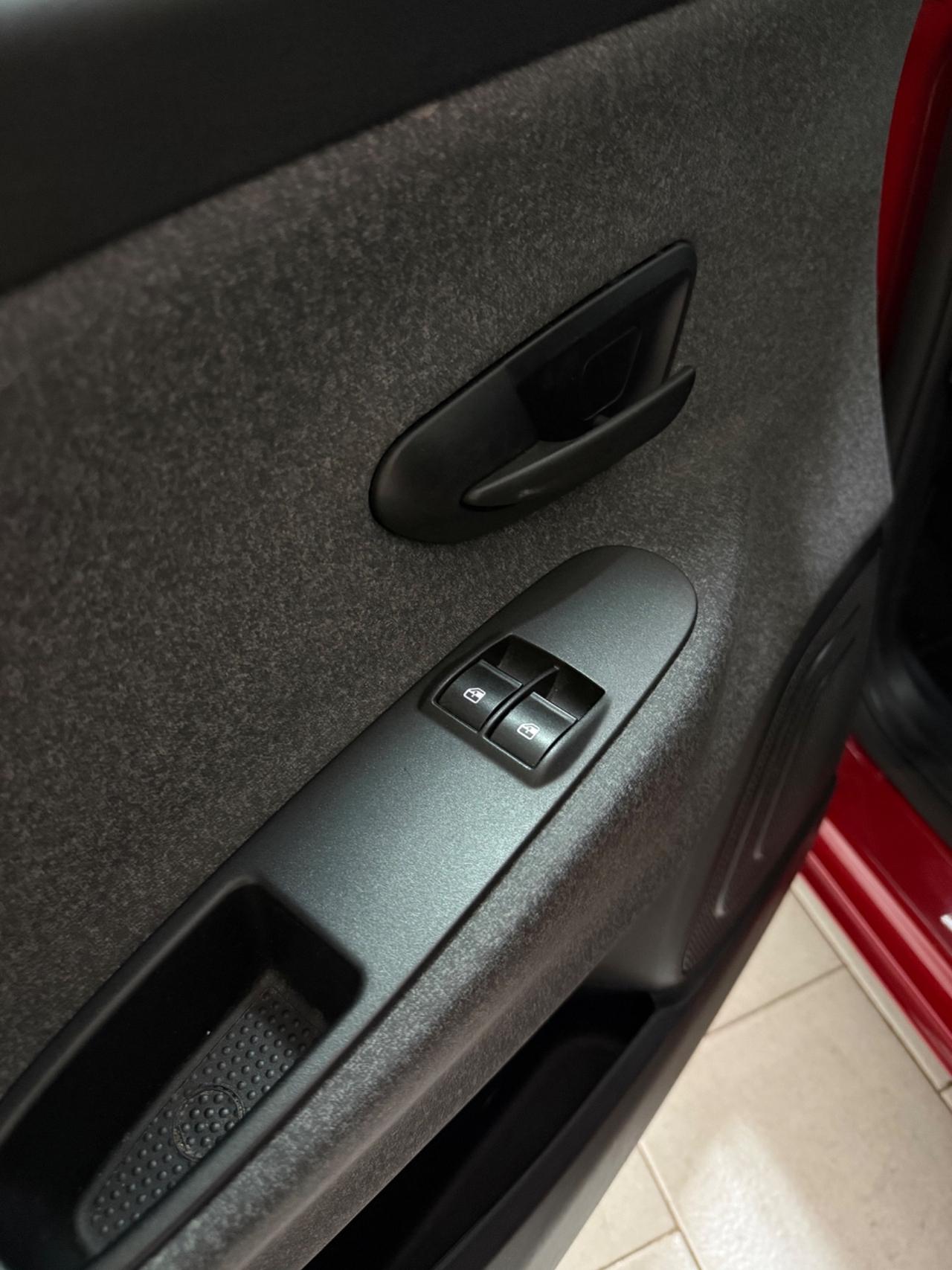 Lancia Ypsilon Hybrid Ecochic Silver IVA ESPOSTA