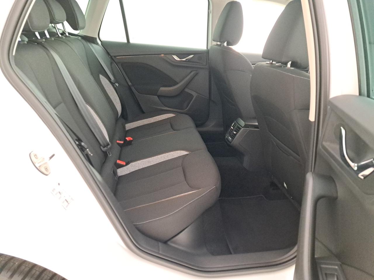 Skoda Kamiq 1.0 tsi black dots 95cv