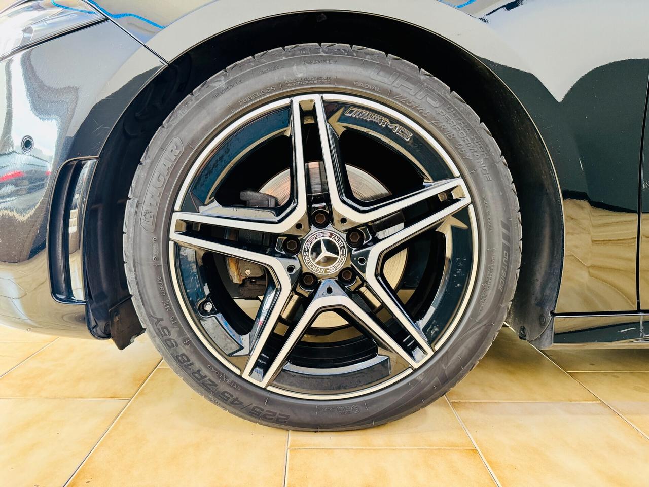 Mercedes-benz A 180 AMG Automatic Premium / Night Pack Display PRO