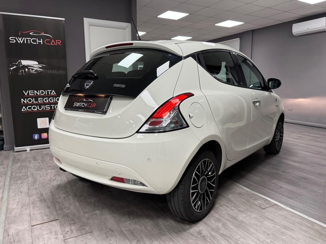 Lancia Ypsilon 1.0 FireFly 5 porte S&S Hybrid Alberta Ferretti SUPER PREZZO!