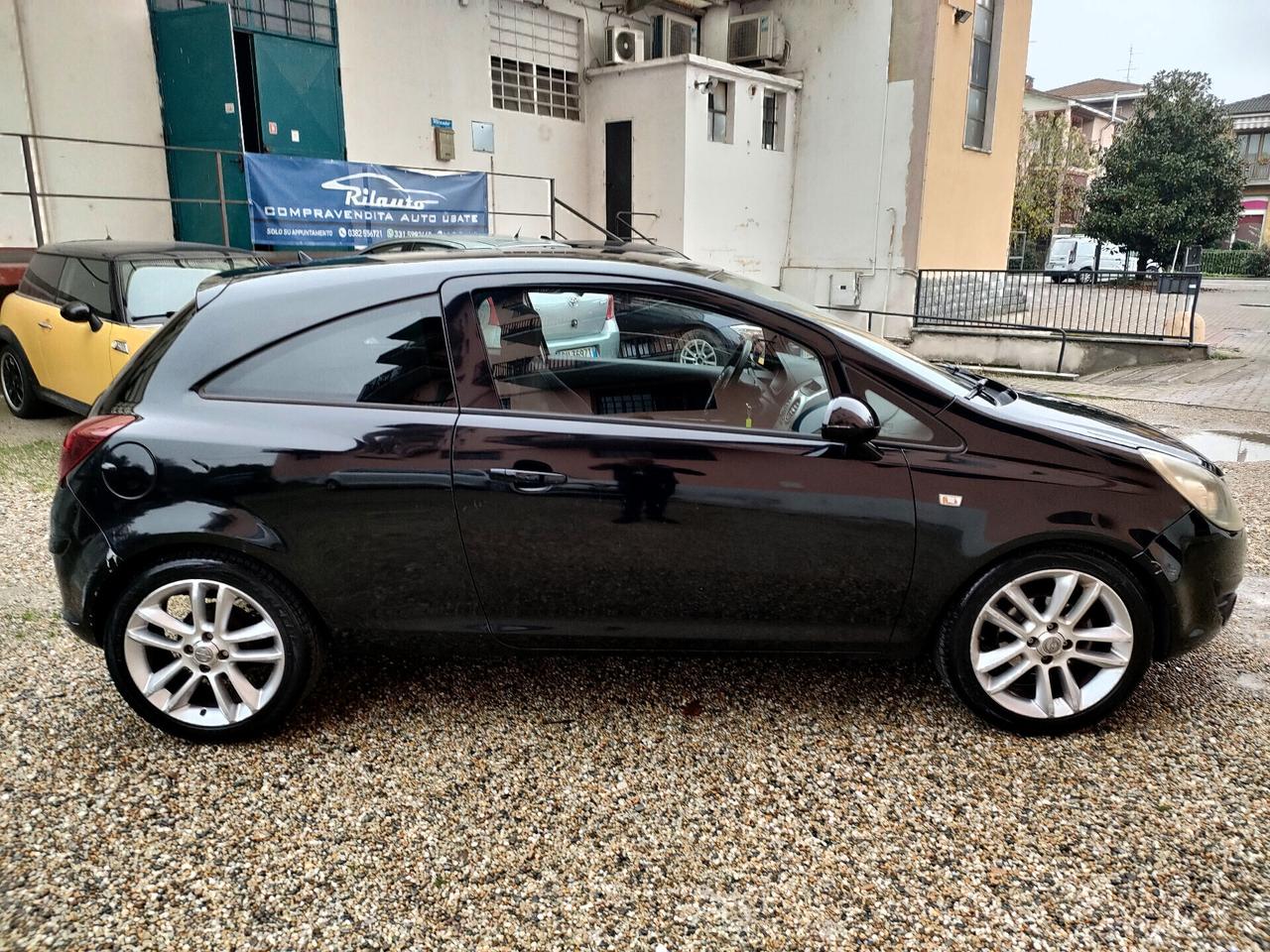 Opel Corsa 1.2 3 porte Sport