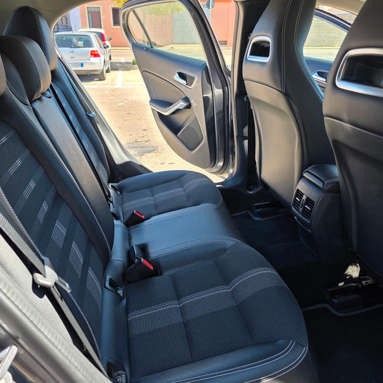 Mercedes-benz GLA 200 d Premium