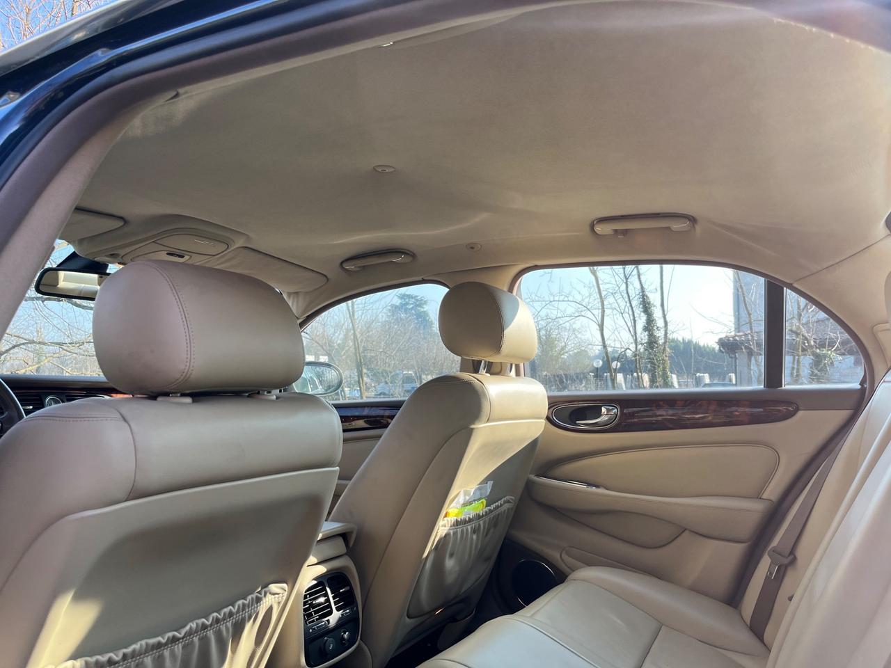 Jaguar XJ 2.7 D V6 cat Executive