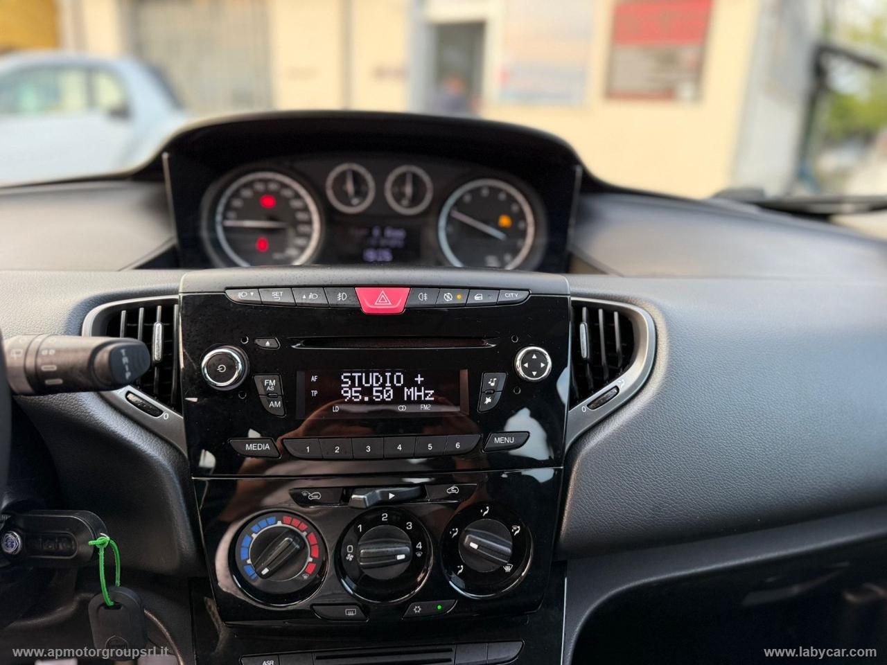 LANCIA Ypsilon 1.2 69 CV 5p. S&S Gold