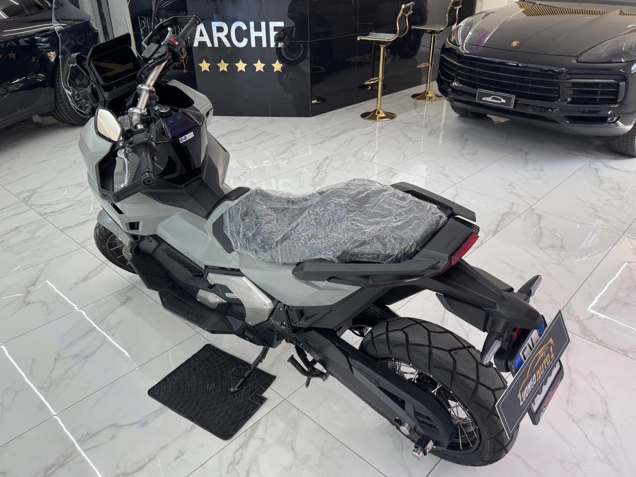 Honda X-ADV 750 Special Color