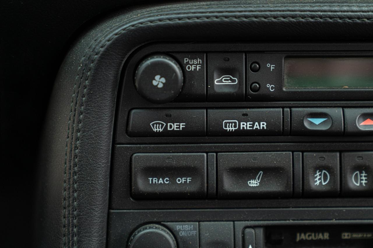 Jaguar XK8 - JAG00081