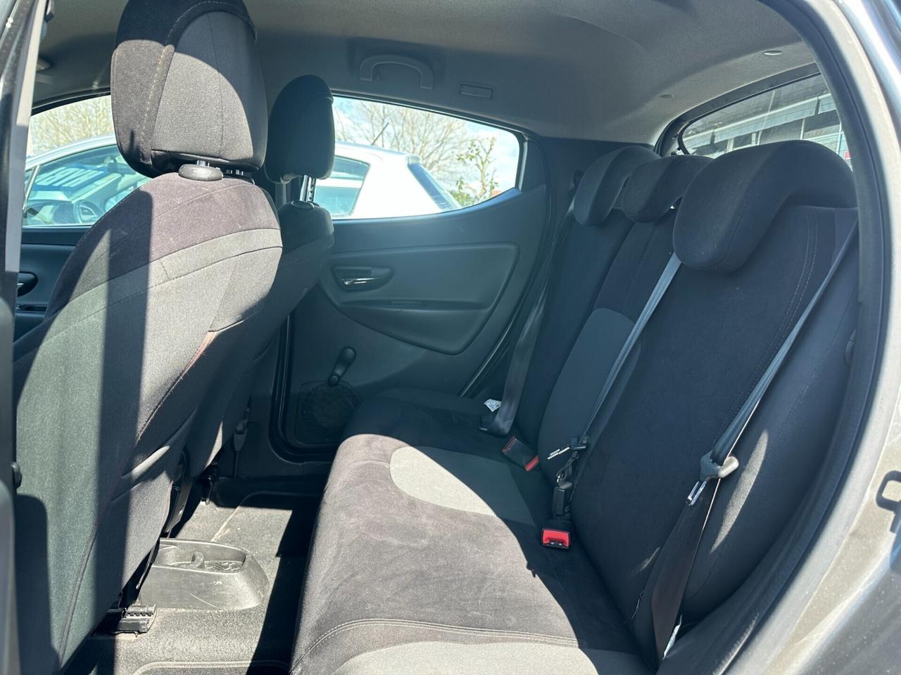 LANCIA YPSILON GOLD TAGLIANDI FINANZIAMENTO