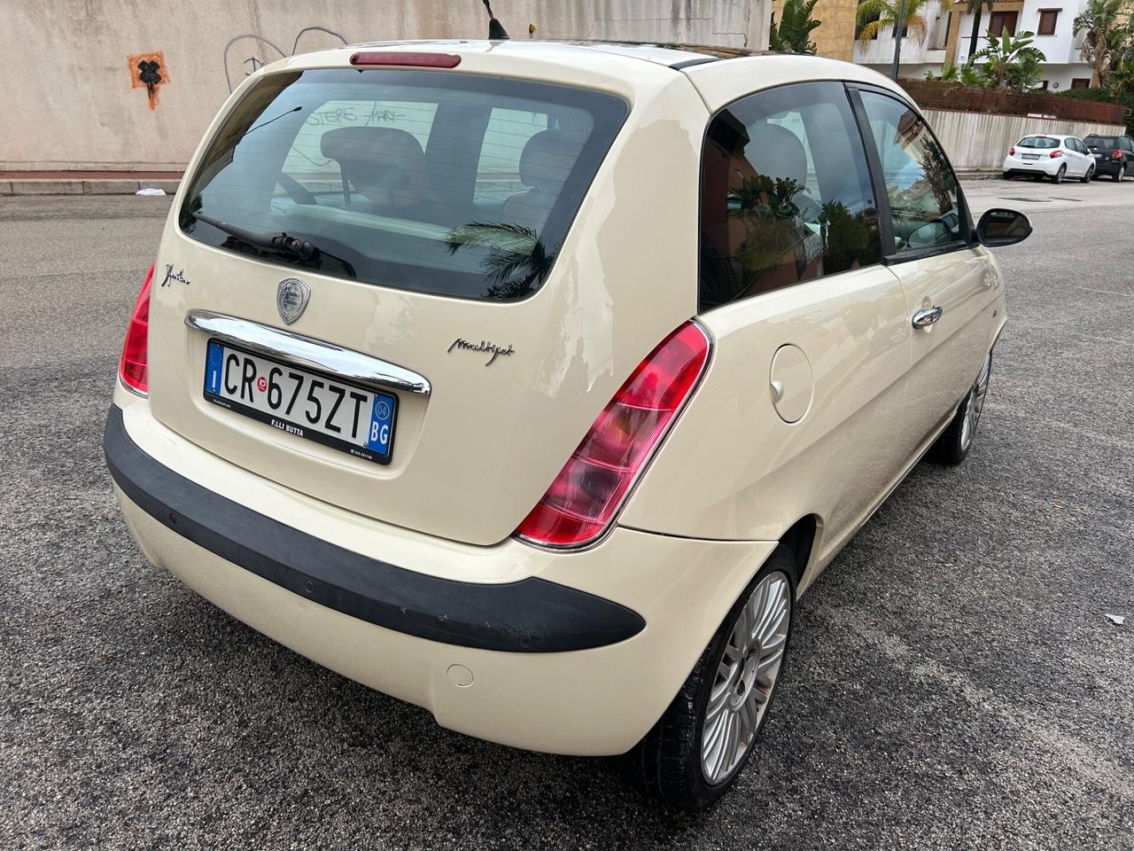 Lancia Ypsilon 1.3 Multijet ideale per neo patenta