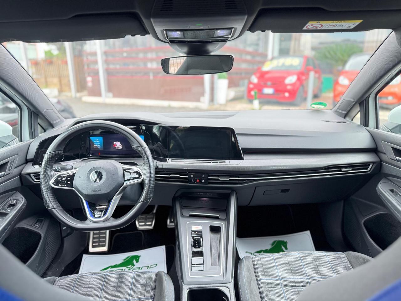 VOLKSWAGEN Golf GTE 245cv Finanziabile