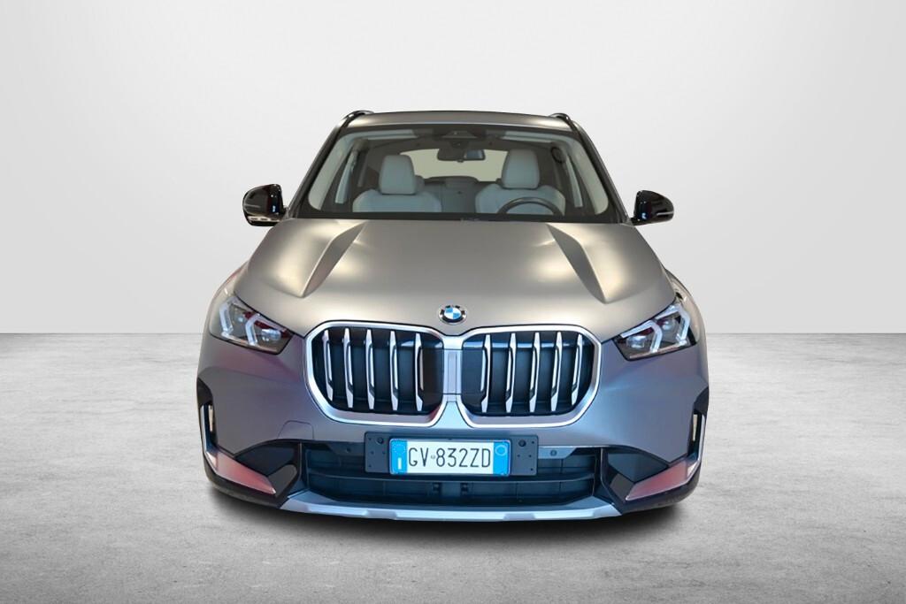BMW X1 23D 197CV STEPTRONIC 48V X-DRIVE XLINE ( FARI ADATTIVI - CURVED DISPLAY - ACTIVE CRUISE - PELLE - NAVI - MIRROR - PARK ASSISTANT - TELECAMERA POST. - VERNICE OPACA - CERCHI 18 ) CC. 1.995
