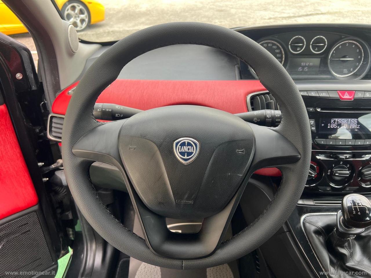 LANCIA Ypsilon 1.2 69 CV 5p. S&S Black&Red - 2012