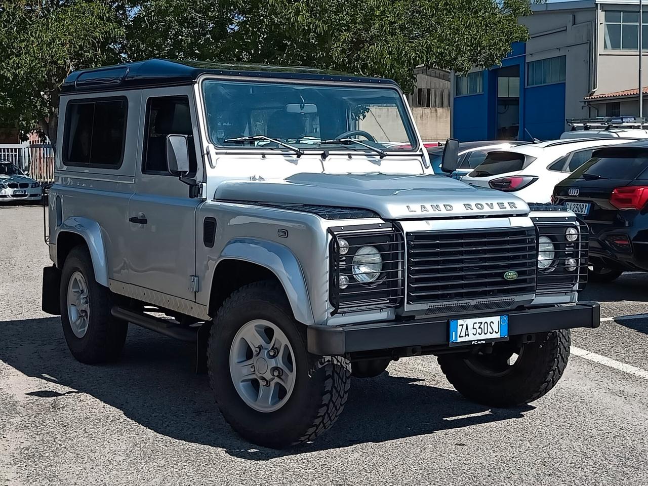 Land Rover Defender 90 2.4 TD4 Station Wagon SE