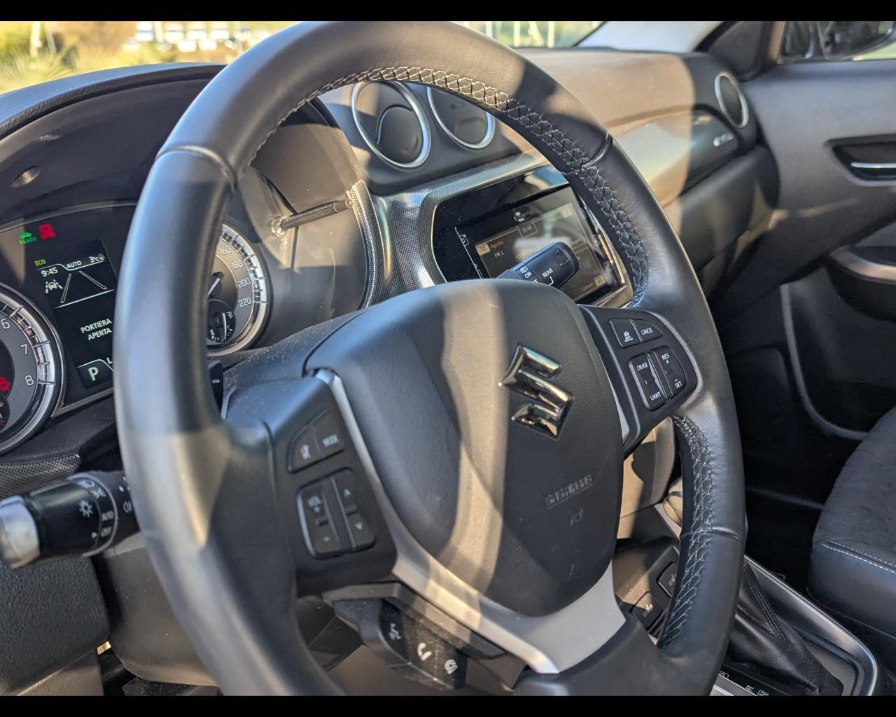 SUZUKI Vitara (2015) - Vitara 1.4 Hybrid Top