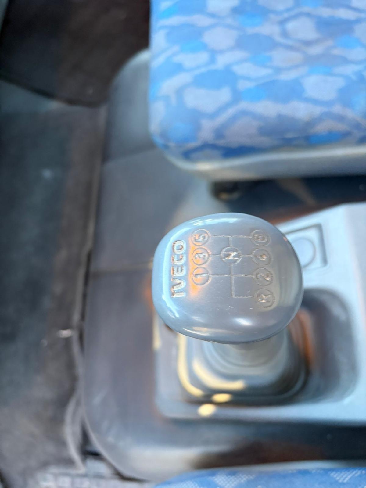 Iveco Eurocargo 75e17 cassone con gru fissa-2006