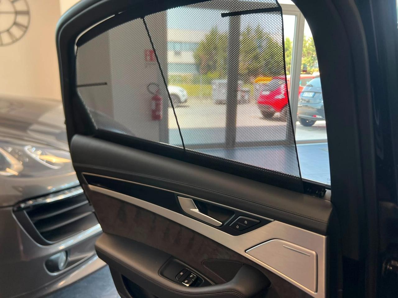 Audi A8 S8 4.0 TFSI quattro tiptronic plus