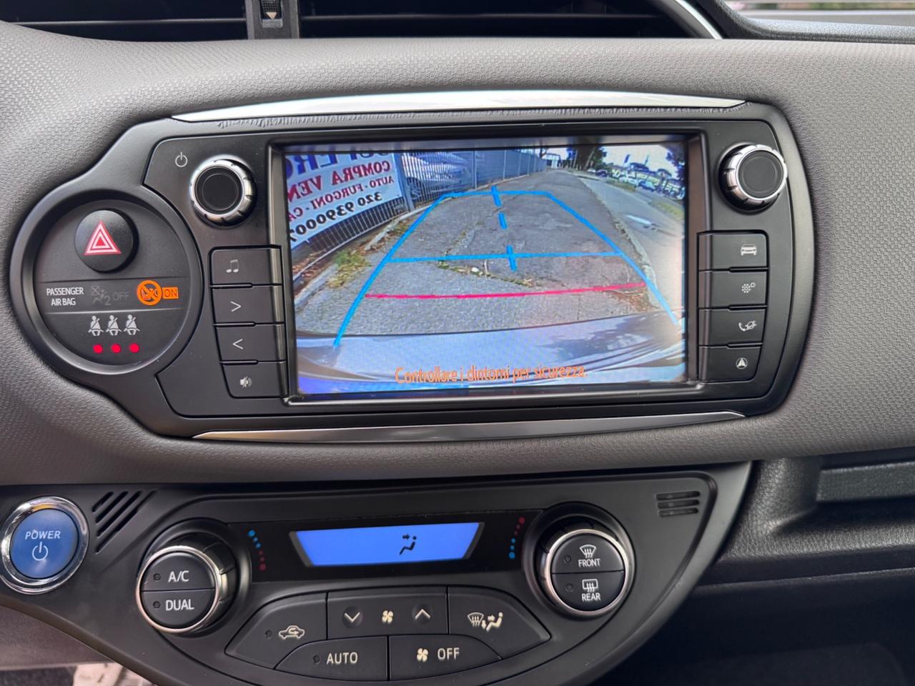 Toyota Yaris 1.5 Hybrid 5 p neopaten garanzia 12 mesi