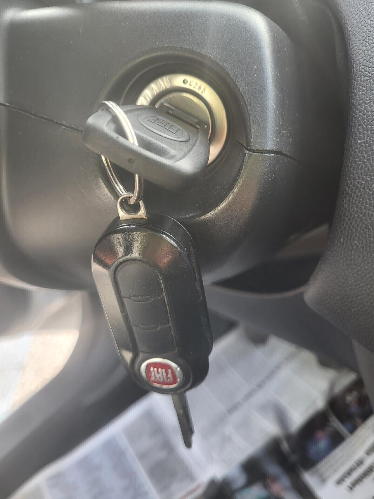 FIAT PUNTO EVO 1,2 GPL-UNICA PROPRIET-3 REVISIONI