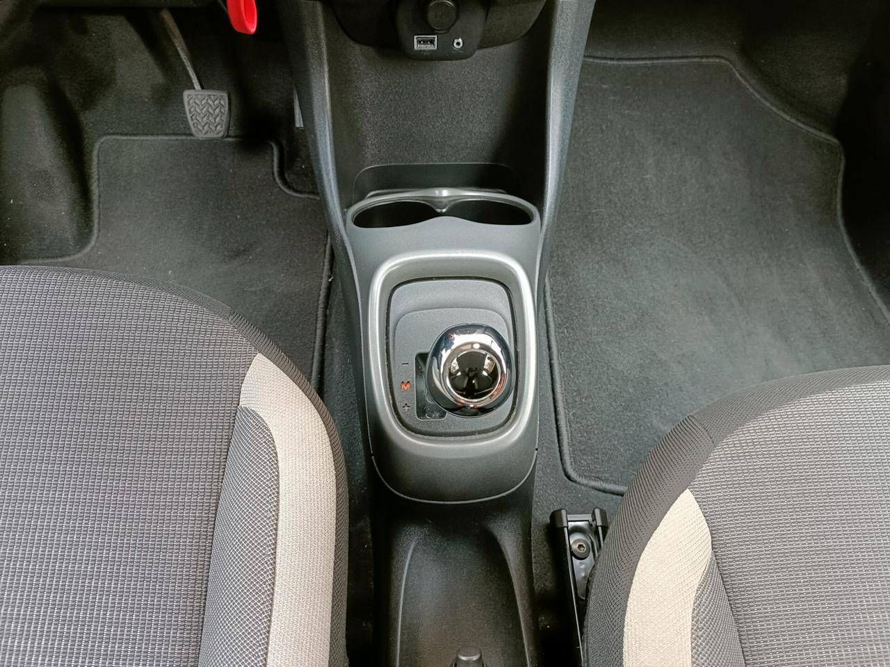 Toyota Aygo Connect 1.0 VVT-i 72 CV 5 porte x-play MMT