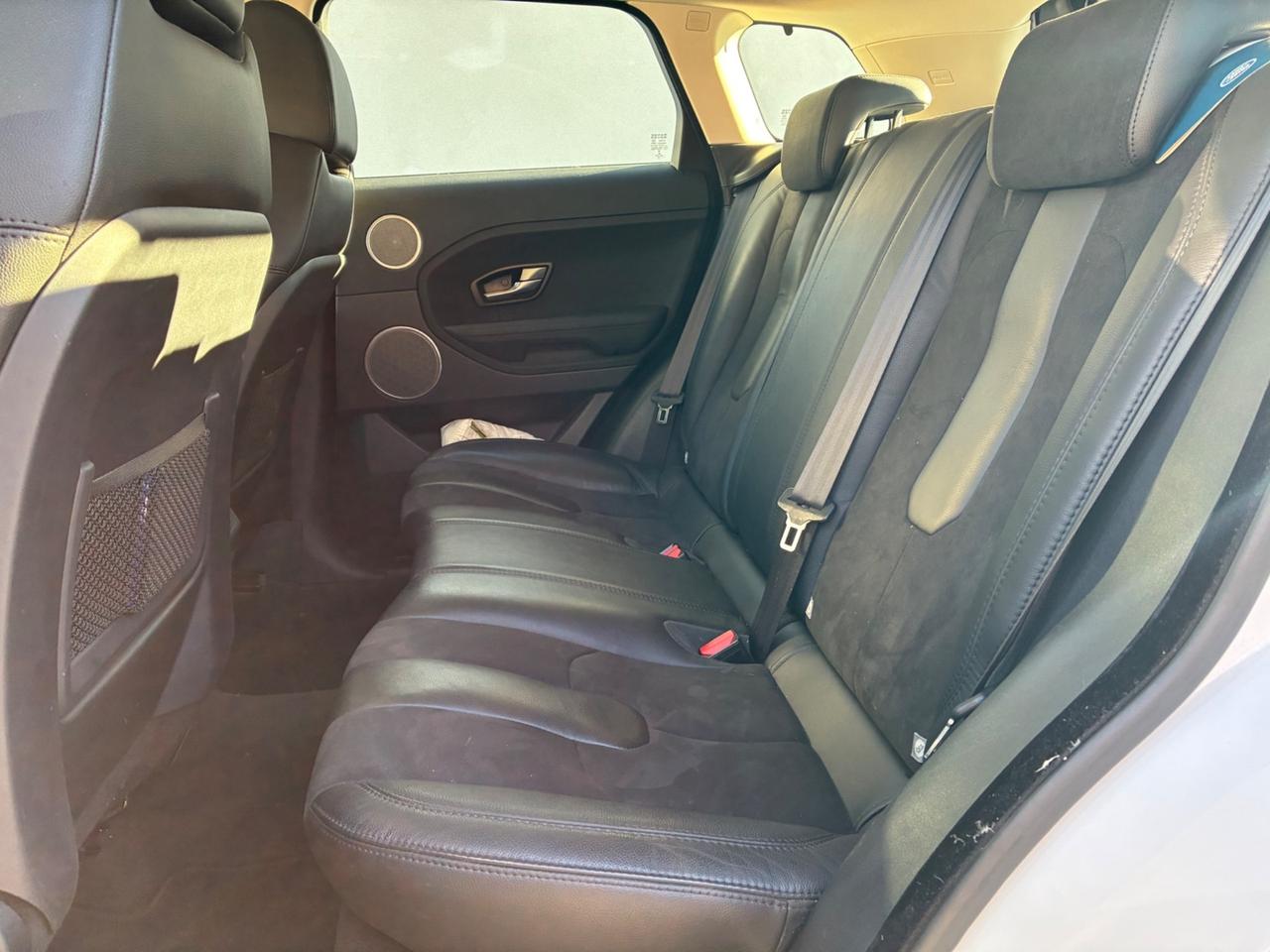 Land Rover Range Evoque 2.2 TD4 5p. Pure