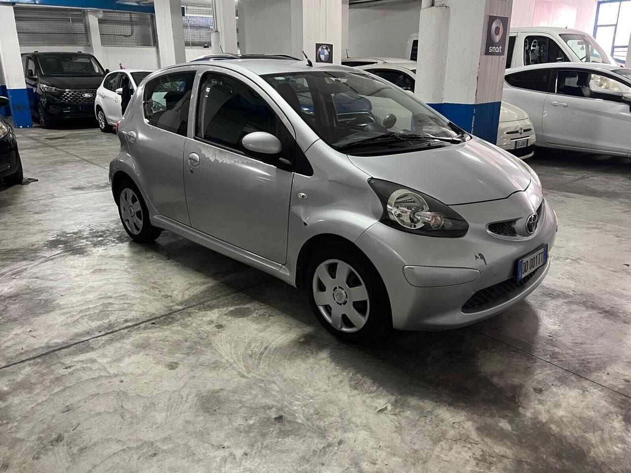 Toyota Aygo 1.0 12V VVT-i 5 porte Sol