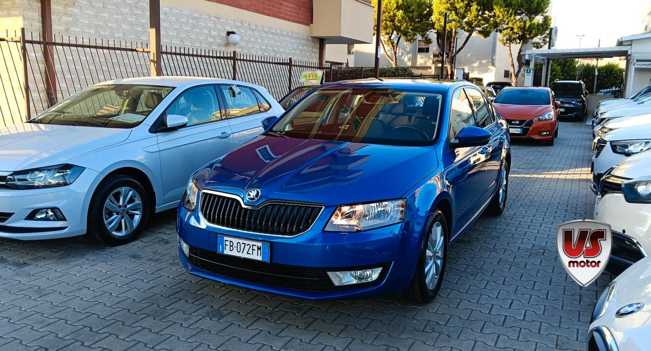 SKODA OCTAVIA BERLINA NAVI -PREZZO PROMO!