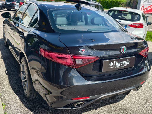 ALFA ROMEO Giulia Veloce 210 CV AT8 AWD Q4