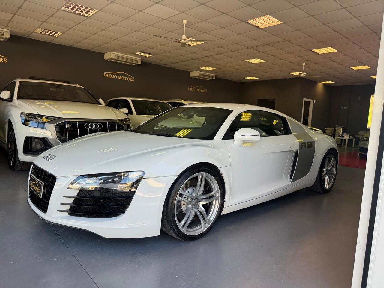 Audi R8 4.2 V8 FSI quattro R tronic