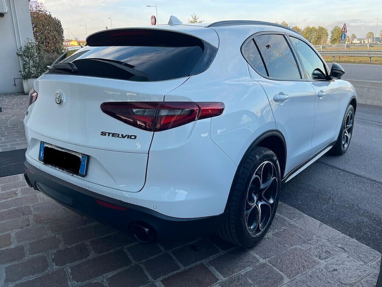 Alfa Romeo Stelvio 2.2 Turbodiesel 210 CV AT8 Q4 Executive