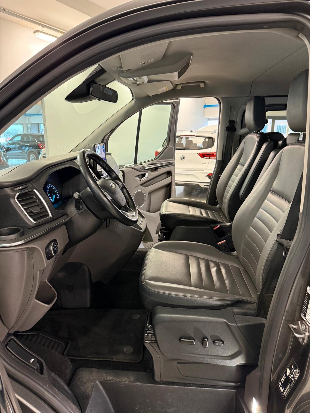 Ford Tourneo Custom 320 2.0 EcoBlue 130CV aut. PC Titanium