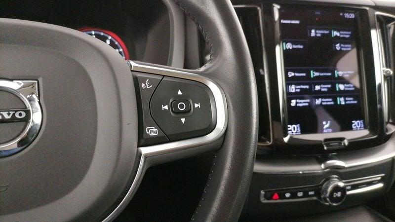 Volvo XC60 2.0 b4 Momentum Pro auto