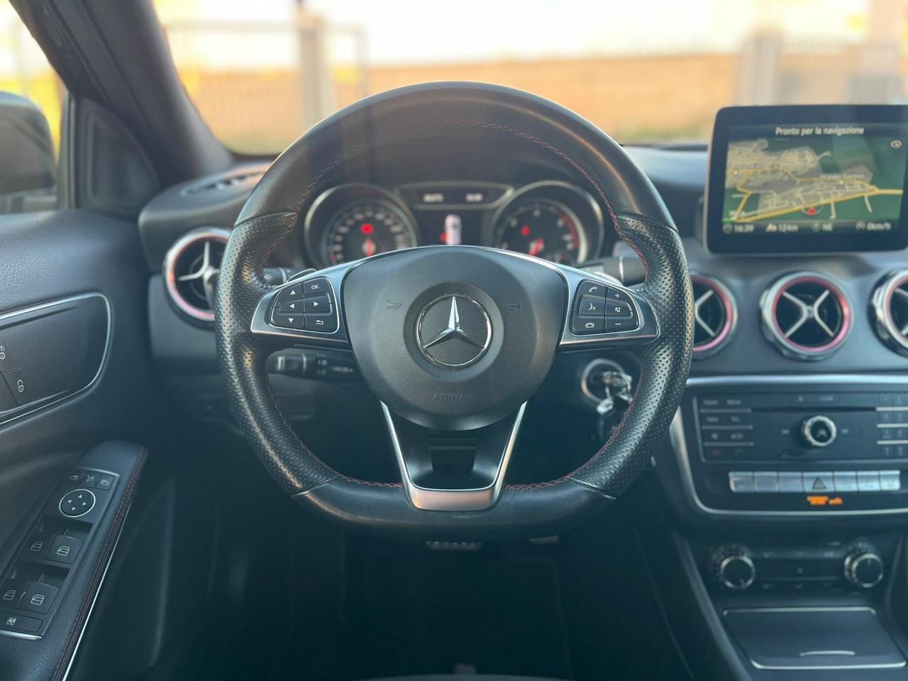 Mercedes-benz GLA 200 d Automatic Premium