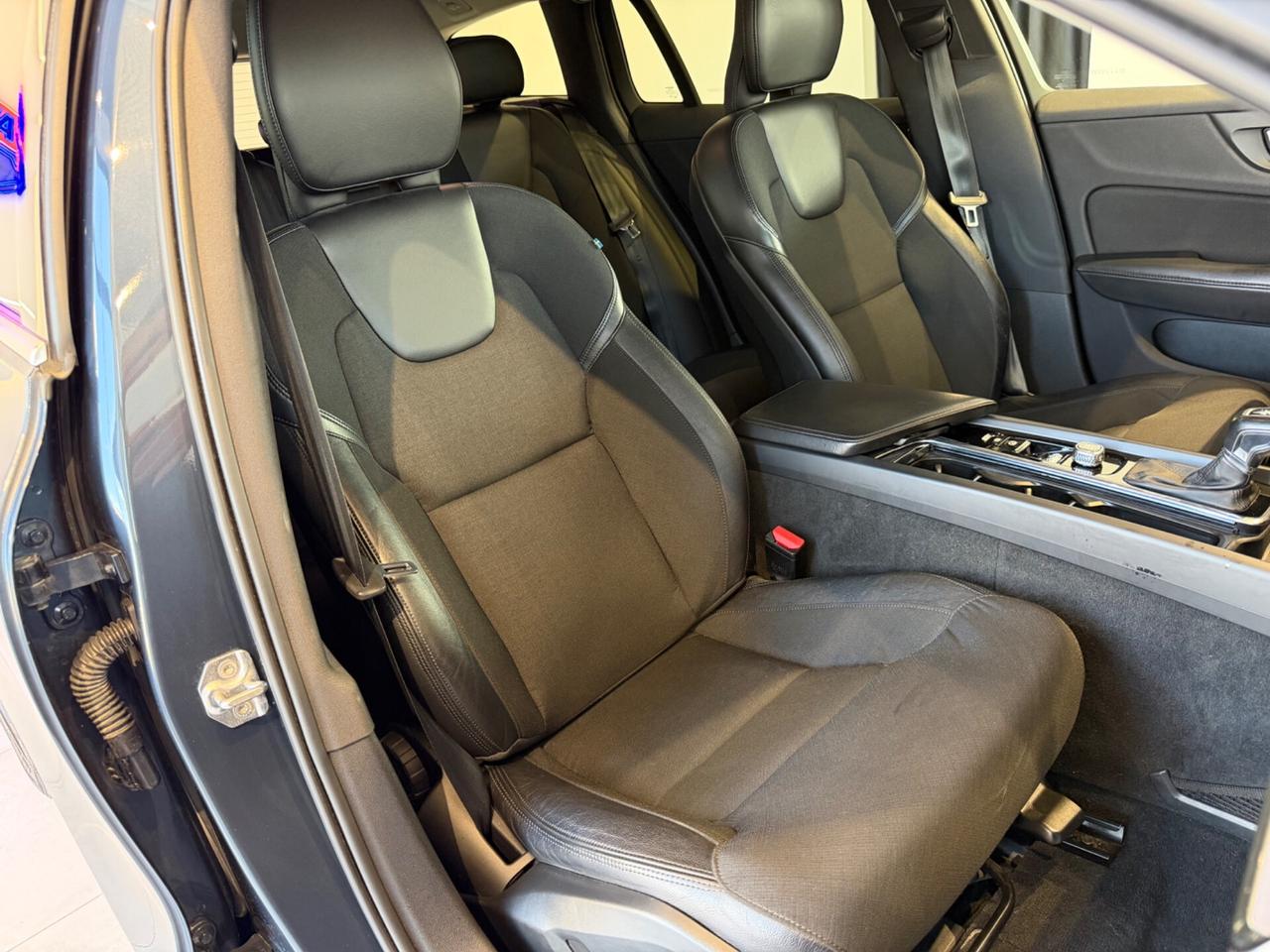 Volvo V60 D3 Geartronic R-design IVA DETRAIBILE
