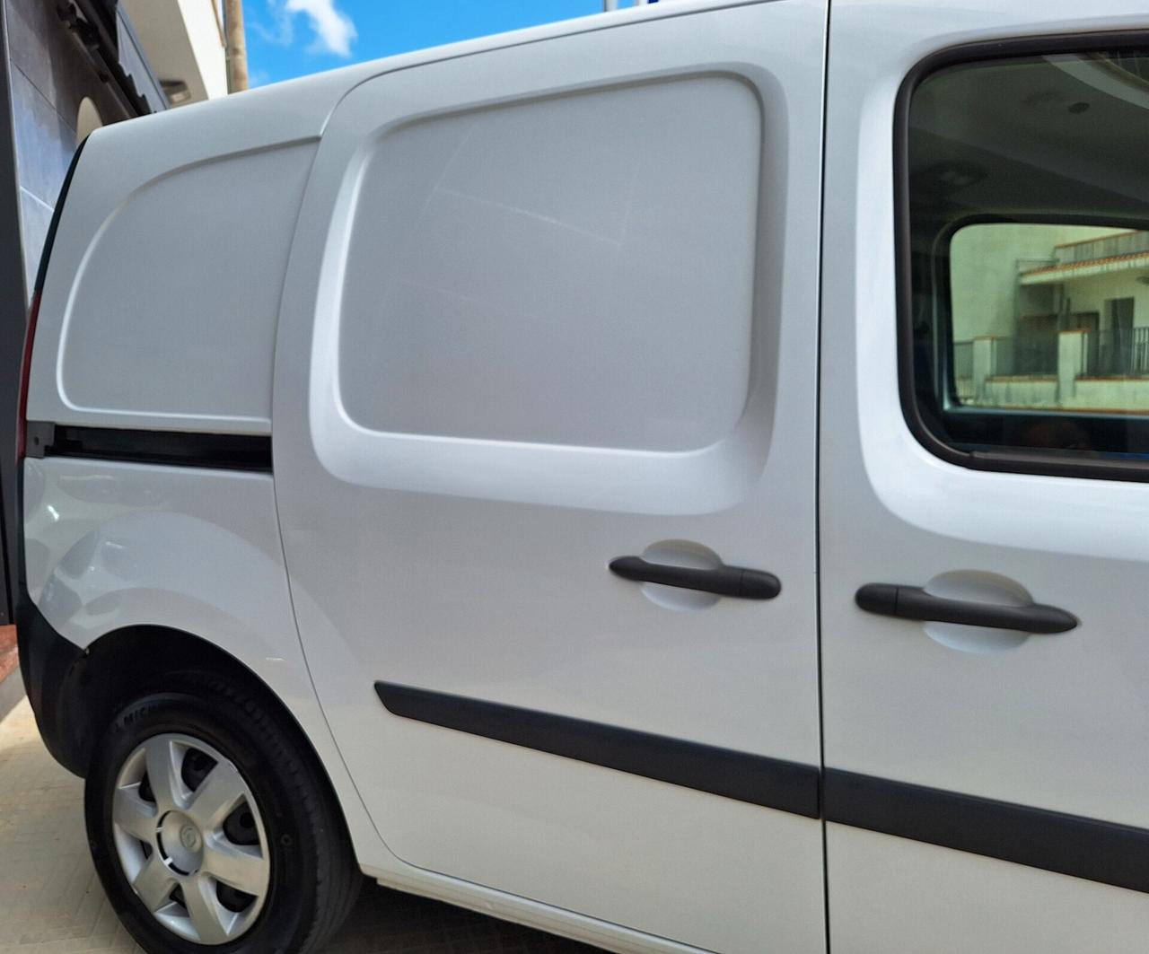 Renault Kangoo 1.5dCi 110CV ExpressMaxi PERMUTO