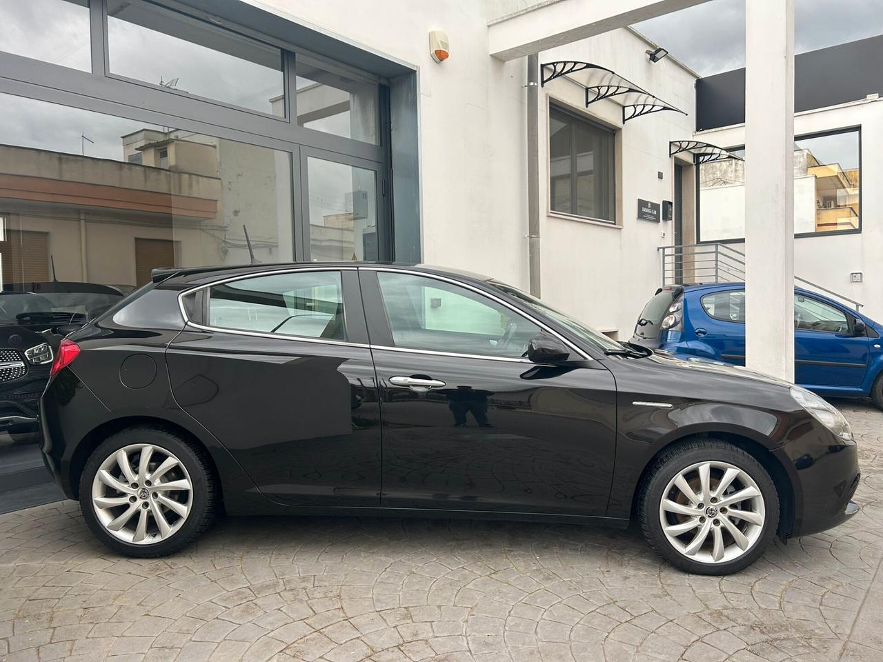 Alfa Giulietta 1.6 MJ DISTINCTIVE Km129.000-2014