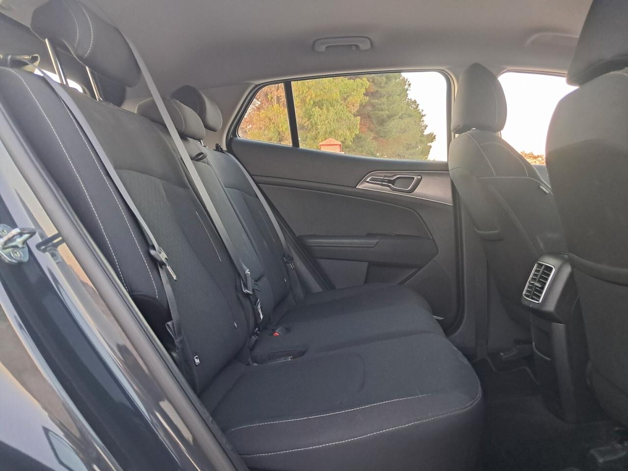 Kia Sportage 1.6 CRDI-136cv*B-LED*NAVY*VIRTUAL