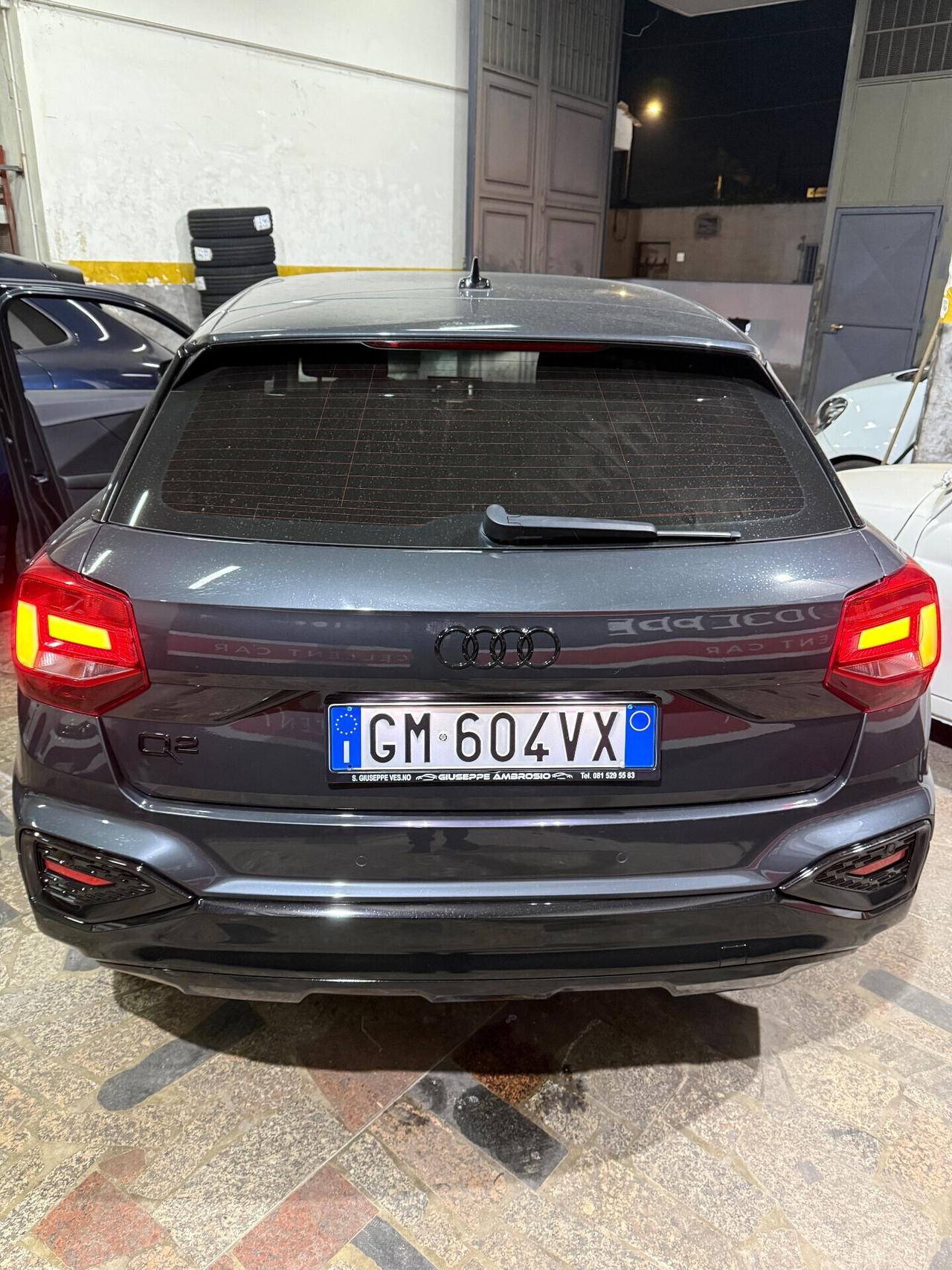 Audi Q2 30 TDI S tronic Identity Black