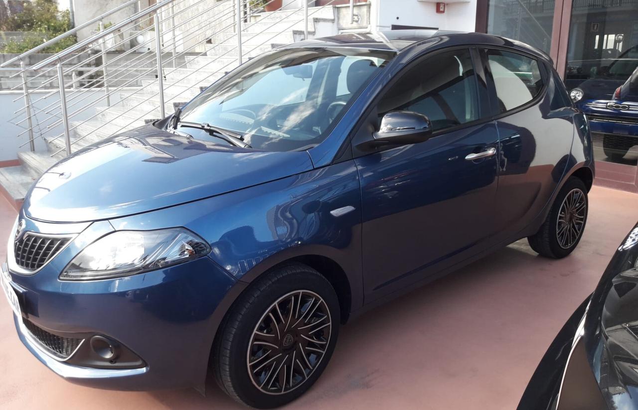 Lancia Ypsilon 1.0 FireFly 5 porte S&S Hybrid Gold