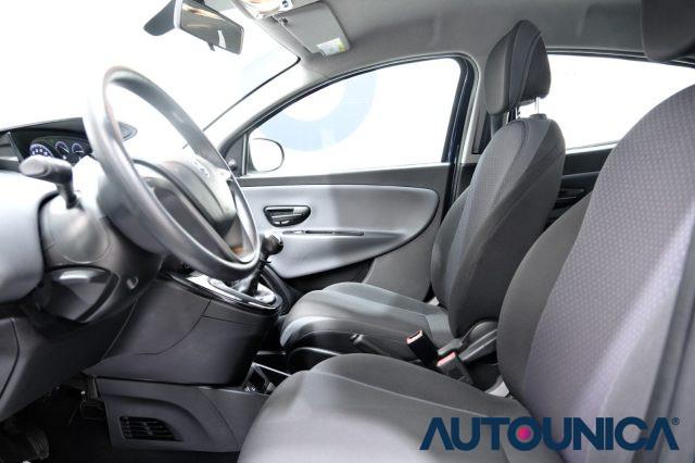 LANCIA Ypsilon 1.2 69 CV 5 PORTE ELEFANTINO BLU NEOPATENTATI