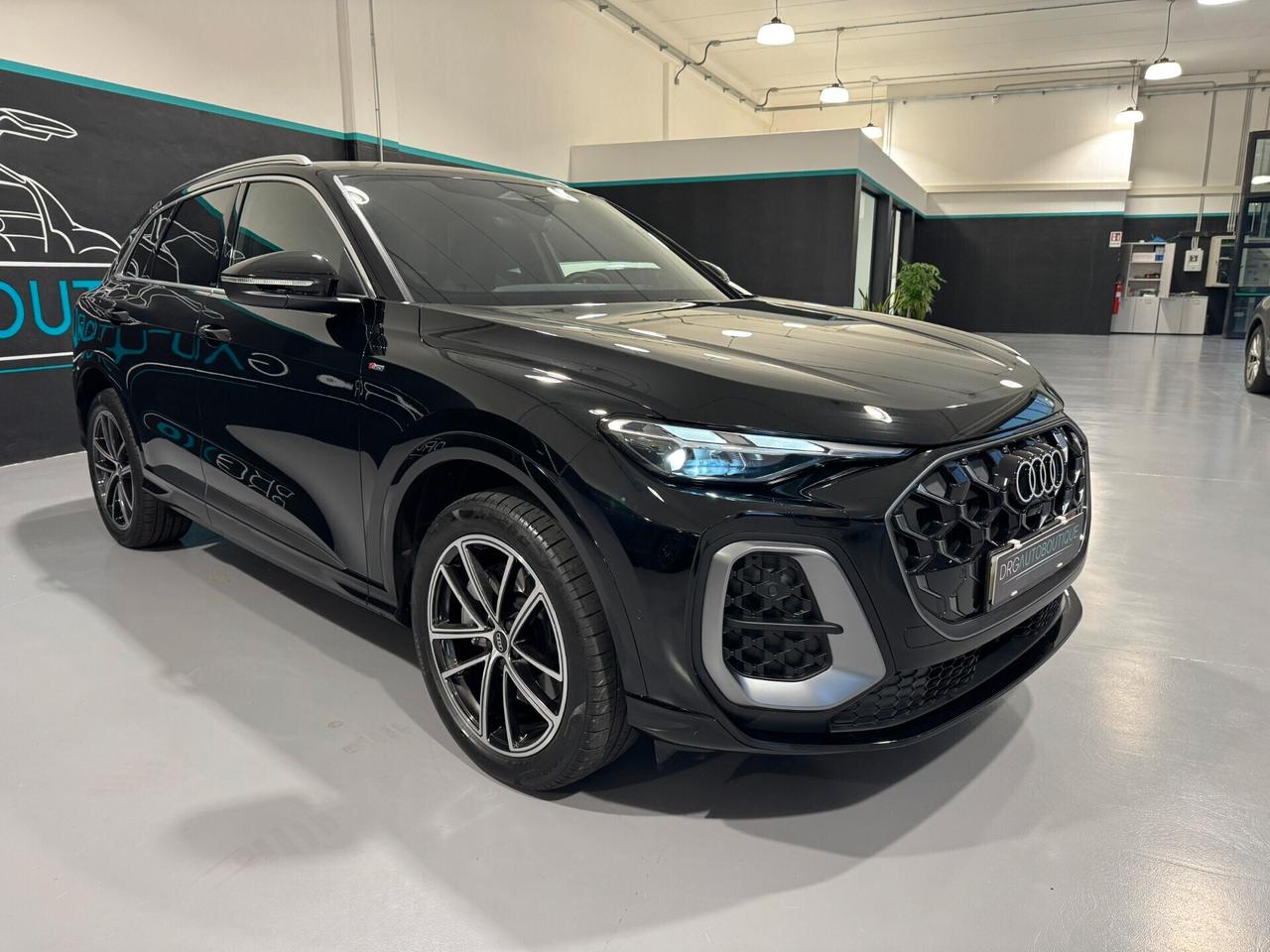 NEW Audi Q5 40 TDI quattro S tronic S line IVA ESP - NEW MODEL