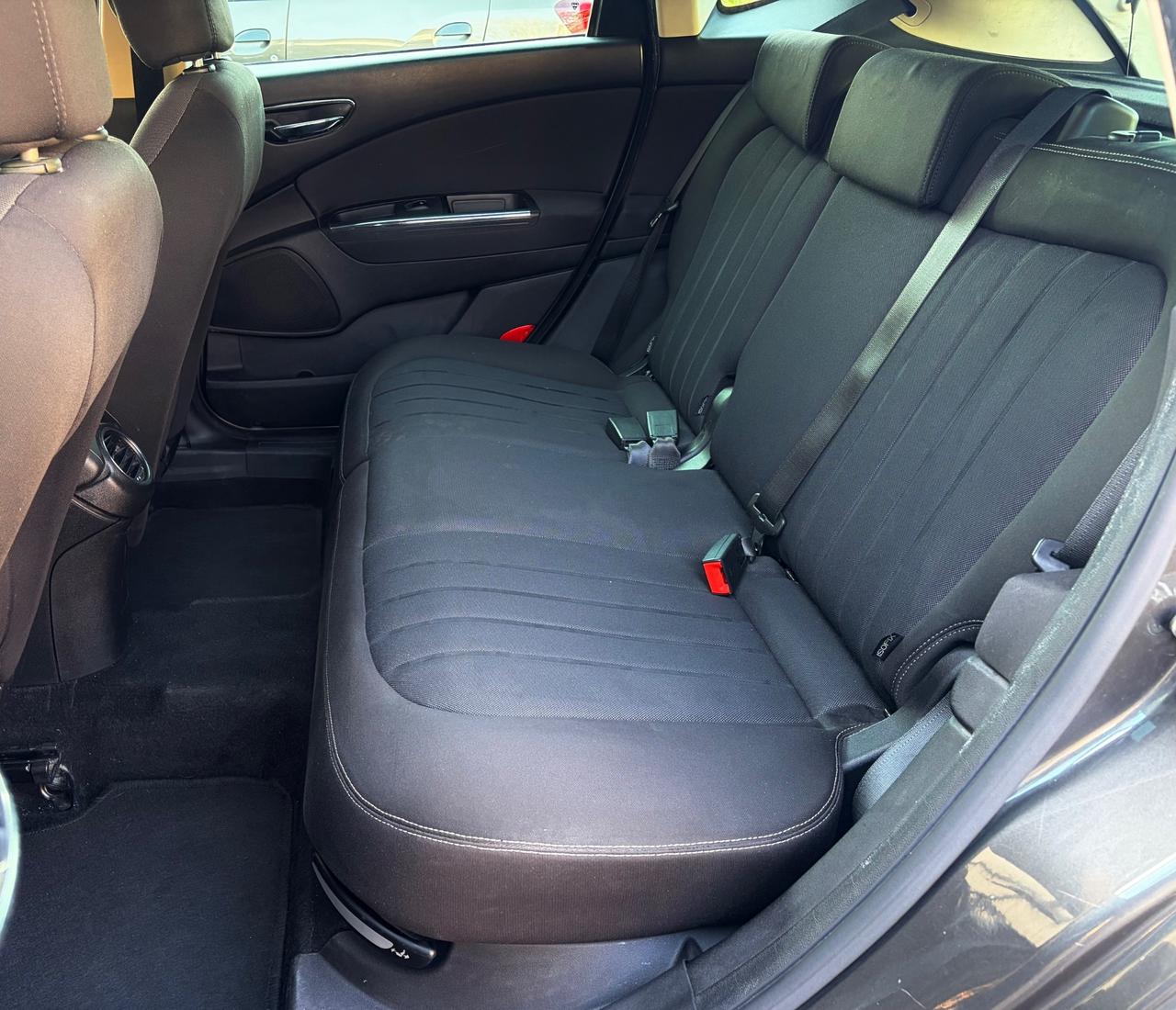 Lancia Delta 1.4 T-Jet 120 CV Silver Ecochic GPL