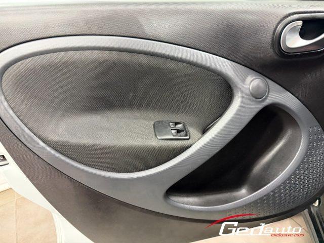 SMART ForFour 70 1.0 Passion LED