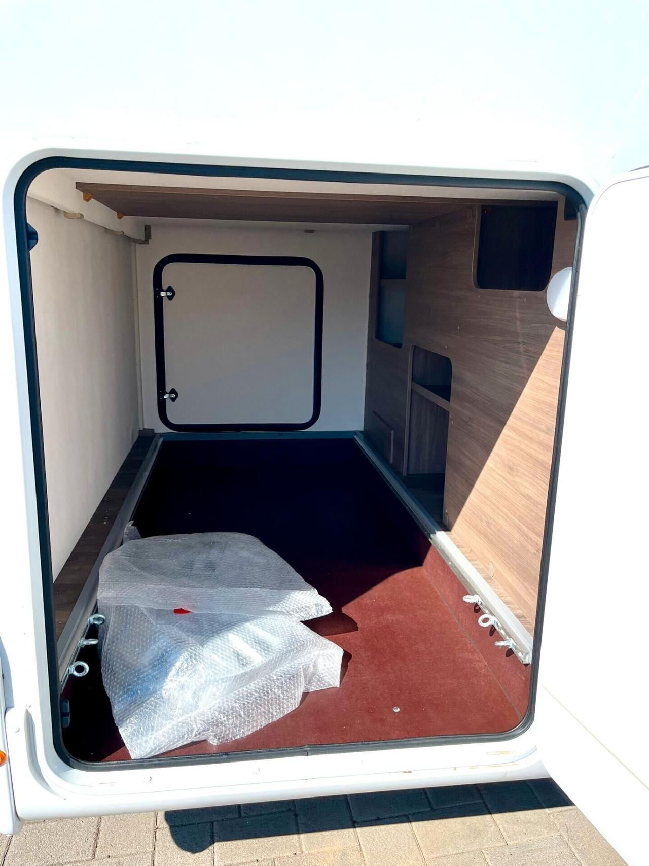 Approfitta su Carado T-447-Km 0